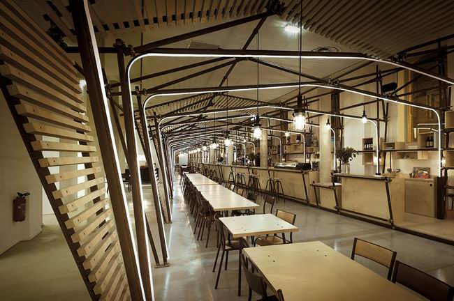 饮品店设计案例——线条笼罩的咖啡厅设计